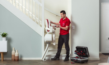 installation urgente monte escaliers