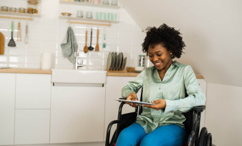 PMR comment prévenir les chutes dans la douche
