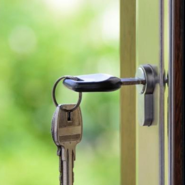 Maintien à domicile difficile des personnes âgées en perte d'autonomie : conditions et solutions